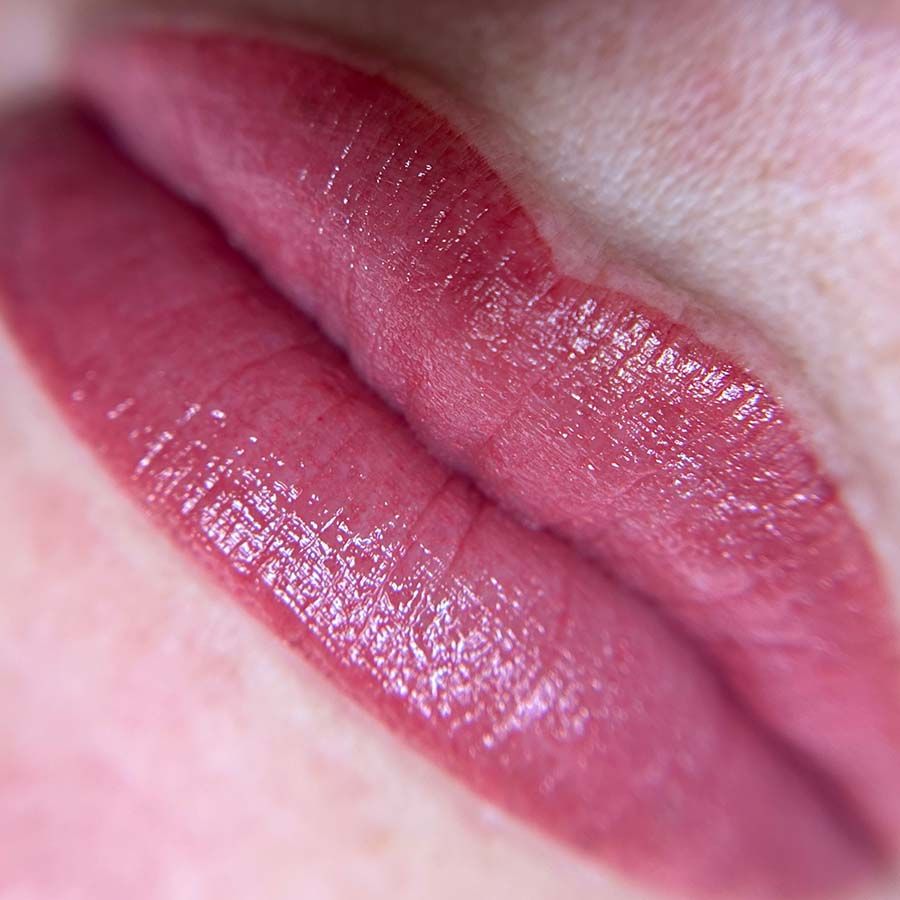 Lip blush